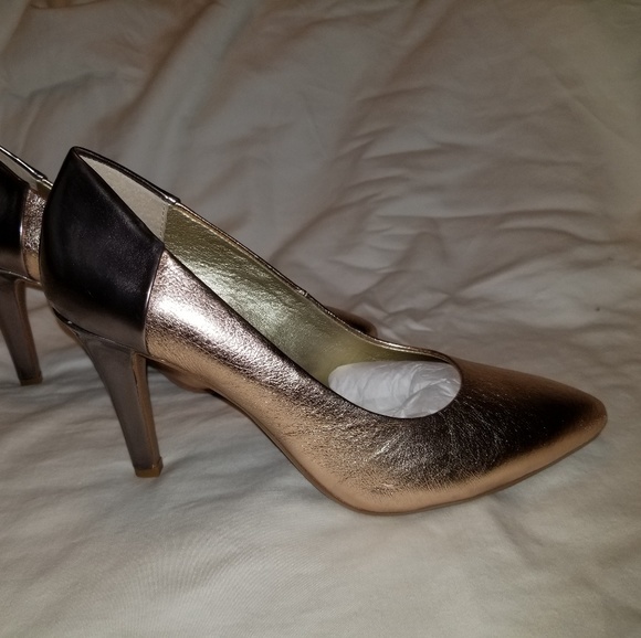 Seychelles Strike a Cord Rose Gold Pewter Pumps - Picture 6 of 6